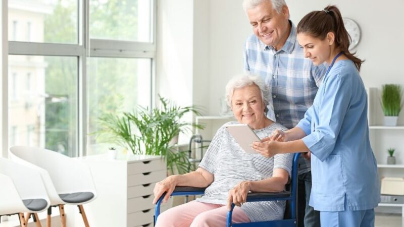 7 Benefits of Home Health Services For Families of Workplace Leaders